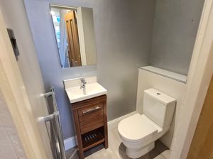Downstairs toilet- click for photo gallery